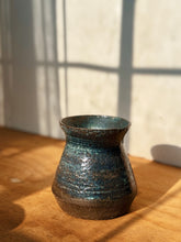 Load image into Gallery viewer, Rough speckled clay blue and brown glaze pot with hole
